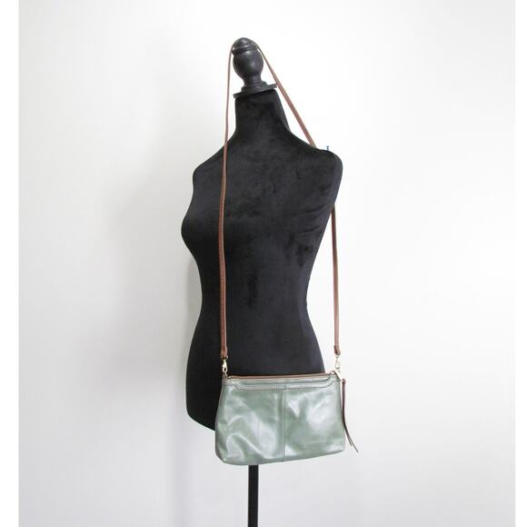 HOBO Darcy Convertible Crossbody Bag - Picture 7 of 9